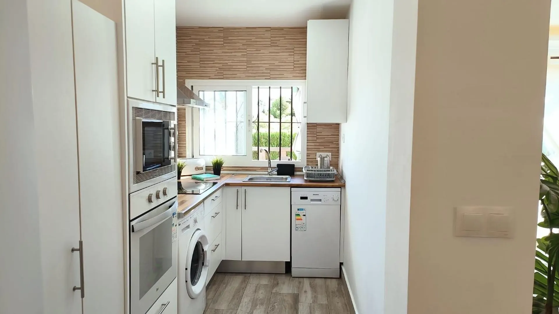 Sea View Apartment In Benalmadena 0*,