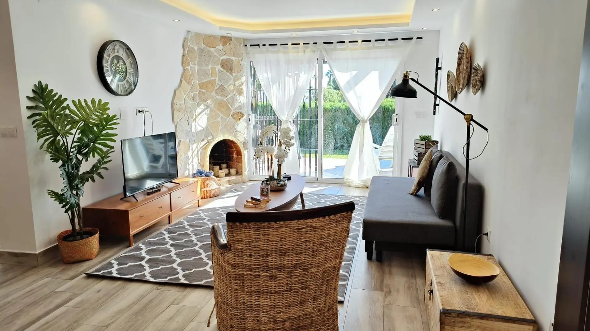 Sea View Apartment In Benalmadena